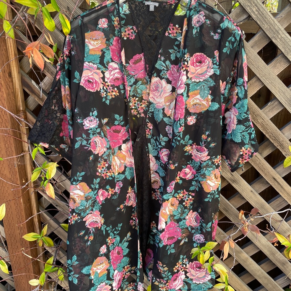 Charlotte Russe Floral Cardigan / Size M